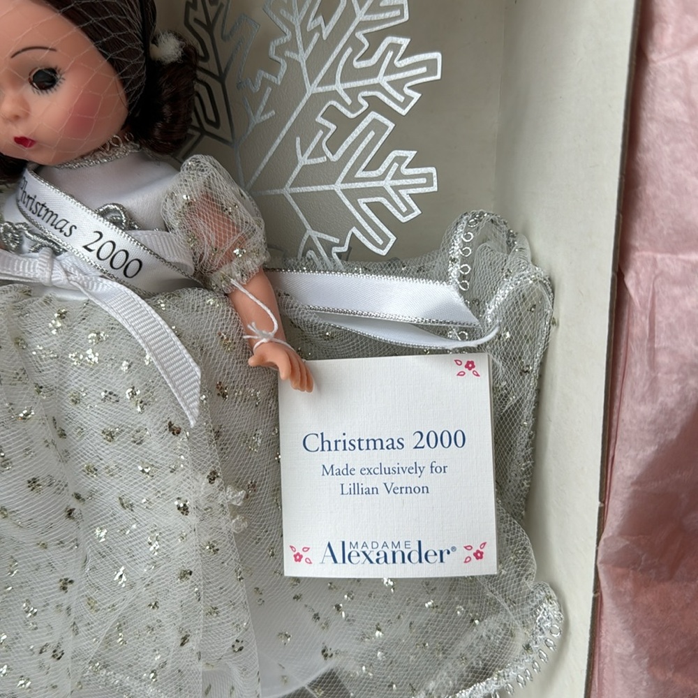 Rare Find - New - Madame Alexander Christmas 2000 Doll - Style 27555 - Picture 3 of 14